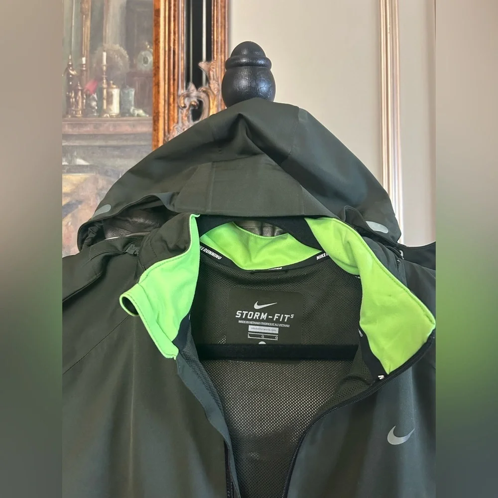 Nike Men’s Vapor Storm-FIT 5 Reflective Running Jacket Green Size Large